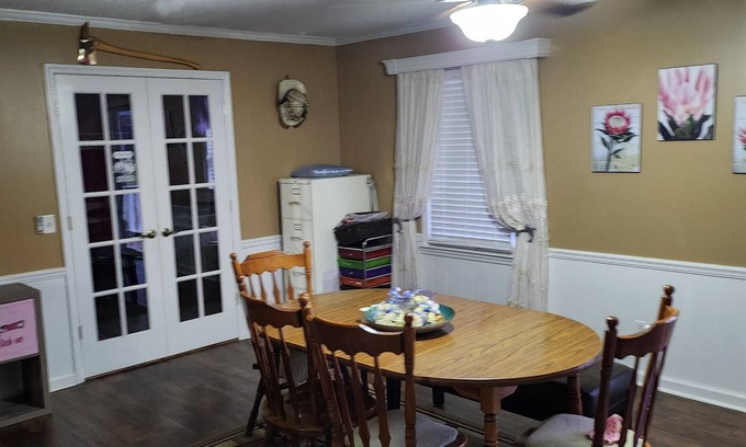 Tifton Casa | Peaceful Duck Pond close to I75