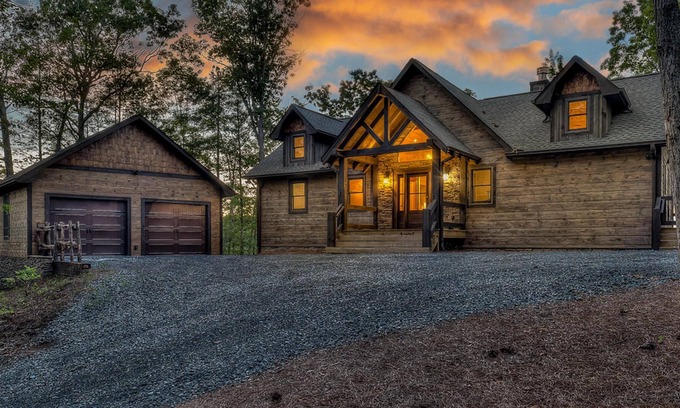 Morganton Cabina | Peaceful Easy Feeling by Escape to Blue Ridge