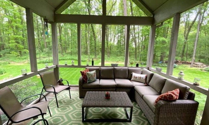 Niles Casa | Peaceful Escape, near Notre Dame & Lake Michigan!