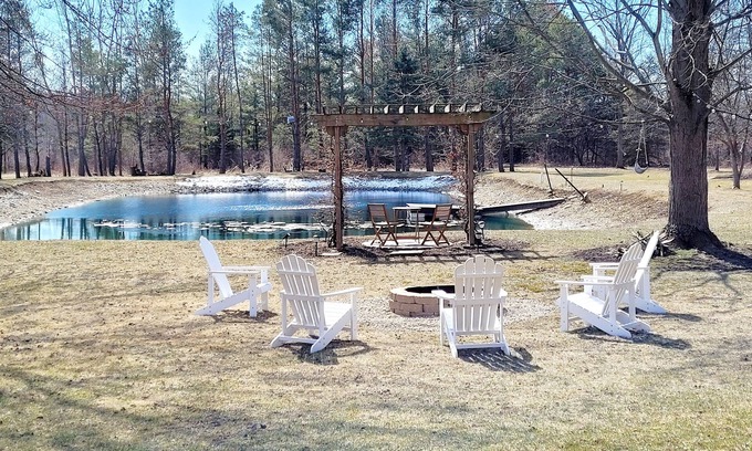 Allenton Casa | Peaceful Farmhouse & Trails