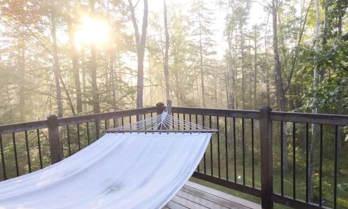 Whitefield Chalet De Esquí | Peaceful Forest Chalet
