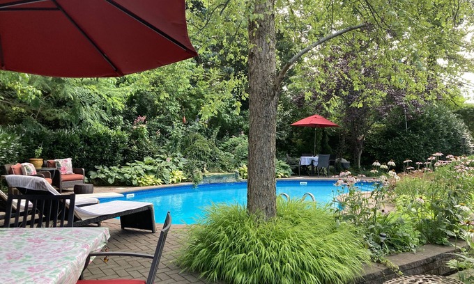 Sound Beach Casa | Peaceful Fully Renovated Cottage in Beach Community