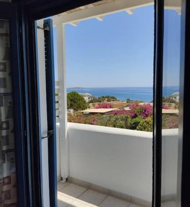 Ampelas Apartamento | Peaceful getaway for 2 - amazing sea view/sunbeds!
