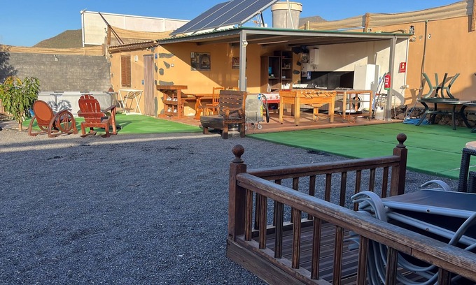 Buzanada Cabaña | Escapada tranquila en Tenerife: Jardín privado y BBQ – Ideal entre semana