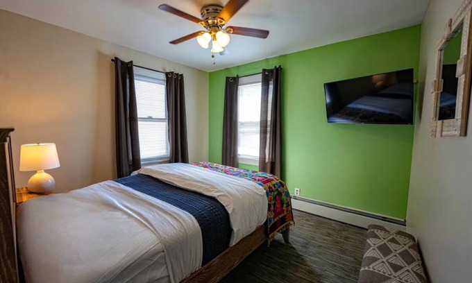 Milford Casa | Peaceful Getaway w/ Dining Option Close to Downtown | Suite w/ Kitchen