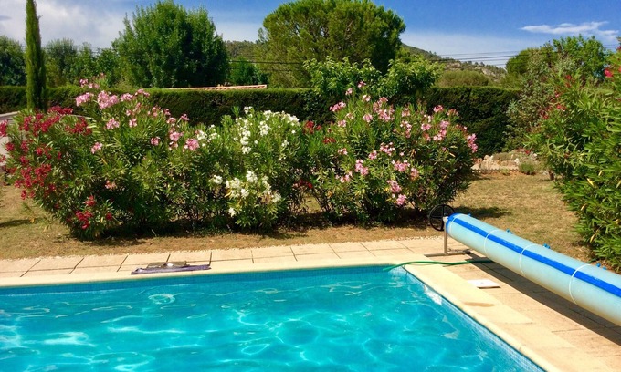 Le Val Apartamento | Peaceful gite with pool in rural Provence ideal for coast and lake visits.