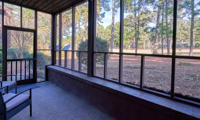 Southern Pines Condominio | Peaceful Ground Floor Golf Course Condo! Great for Longer Stays!