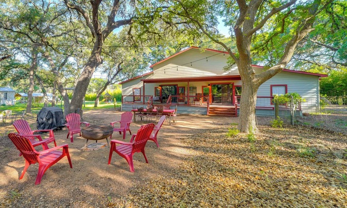 San Antonio Cabina | ¡NUEVO! Encantadora 'Villa Cardinale Cabin' en Helotes!