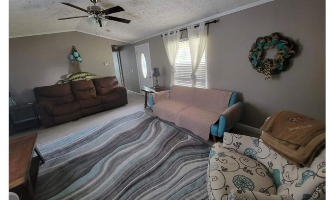 Summerton Cabina | Peaceful home beside Lake Marion & near Cuddo Park