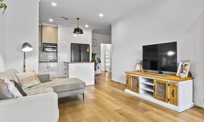 Largs North Casa | Peaceful Home in Largs North