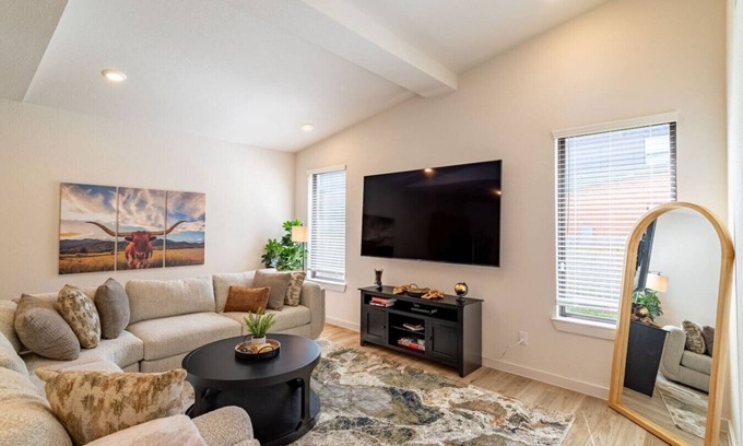 Roman Forest Casa | Peaceful home near 59 N