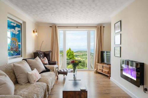 Trewarmett Casa | Peaceful Home Sea Views Private Parking