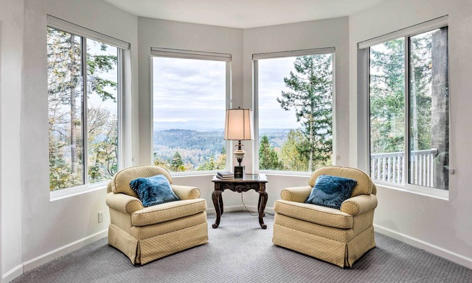Issaquah Casa | Peaceful Issaquah Hideaway w/ Sweeping Views