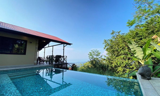 Uvita Casa | Nueva piscina casa con increíble vista de la cola de las ballenas, Uvita Costa Rica