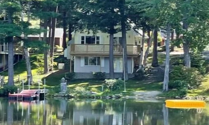 Raymond Casa | Peaceful Lake Front Home. Wonderful family memories. Sandy beach. Pet friendly.