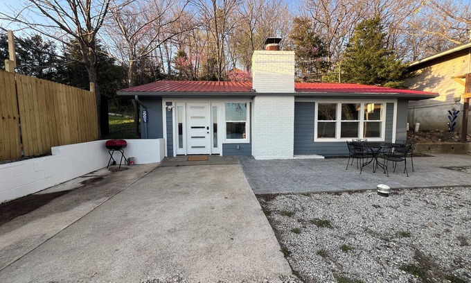 Lincoln Cabina | Peaceful Lakefront Cabin