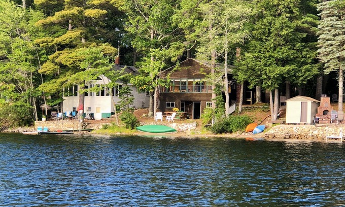 Gray Cabina | Peaceful Lakefront Cabin on Crystal Lake