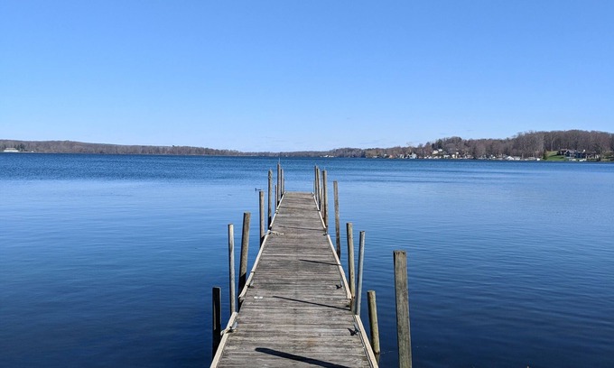 Chautauqua Casa | Pacífica Lakefront Cottage - Completamente renovado en 2017 - Avail. ¡Todo el año!