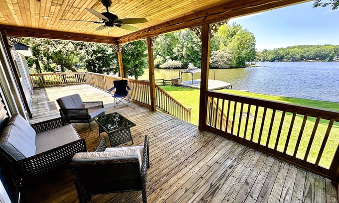 Macon Casa | Peaceful LaKeFronT property with Beautiful Lake View for a getaway you deserve!