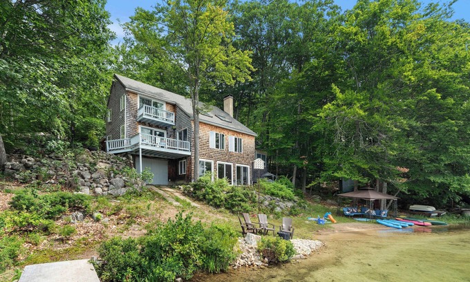 New Durham Casa | Peaceful Lakefront Retreat Stunning Views Hot Tub Private Dock