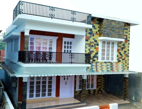 Kochi Villa | Peaceful Living Suite - 4 Bedroom Villa