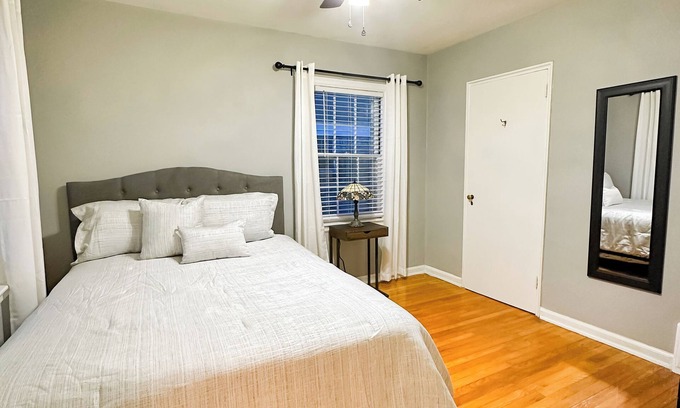 Lexington Apartamento | Peaceful Location in walking distance to the University & Hospitals