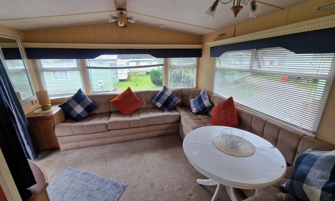 Llanfair Caereinion Cabina | Peaceful Lodge in Welshpool