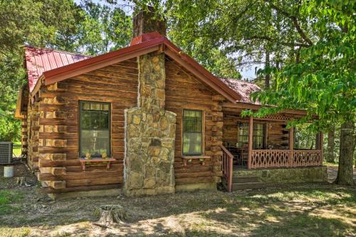 Emerald Beach Casa | Peaceful Log Cabin Escape Near Table Rock Lake!