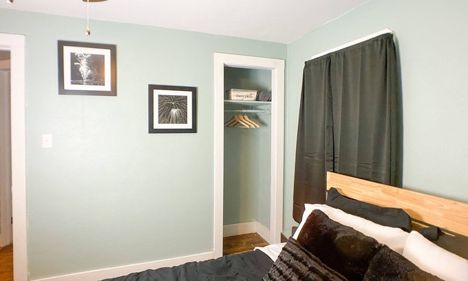 Trotwood Casa | Peaceful Luxury Newly Renovated 4 BR with Fire Pit