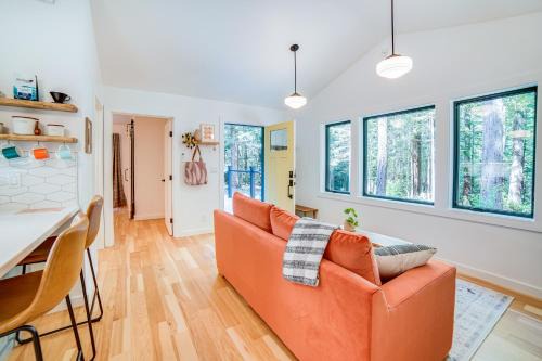 Mendocino Casa | Peaceful Mendocino Cottage Surrounded By Redwoods