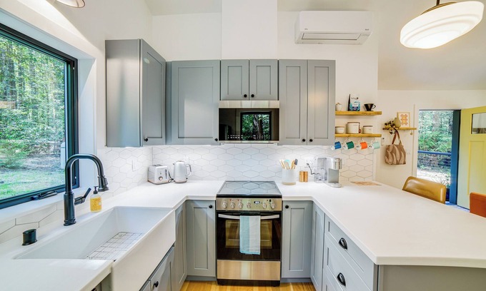 Mendocino Cabaña | Peaceful Mendocino Cottage Surrounded By Redwoods