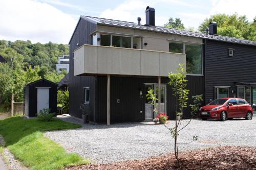 Fana Apartamento | Peaceful, modern home, central with free parking