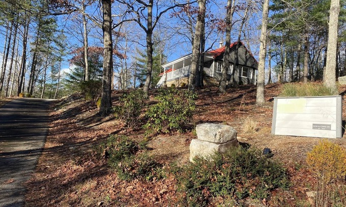 Frank Cabina | Peaceful mountain retreat with veiws