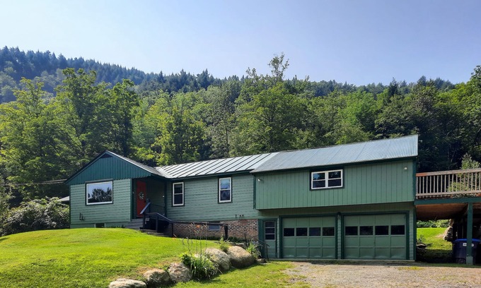 Bridgewater Corners Casa | Peaceful, mountain-view home with large deck, & grill - dog-friendly