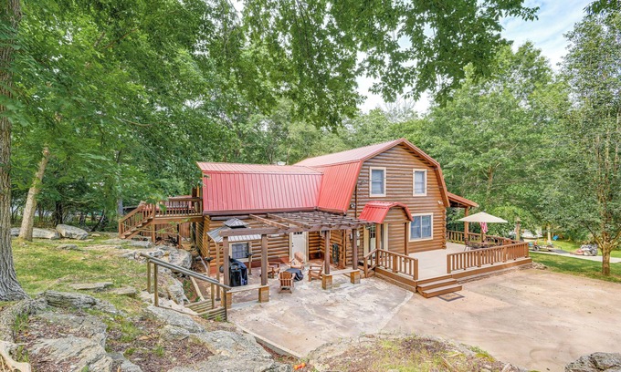 Mount Juliet Cabina | Peaceful Mt Juliet Cabin w/ Hot Tub & Fire Pit