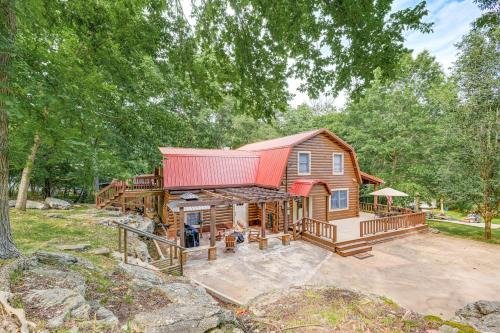 Mount Juliet Casa | Peaceful Mt Juliet Cabin with Hot Tub and Fire Pit