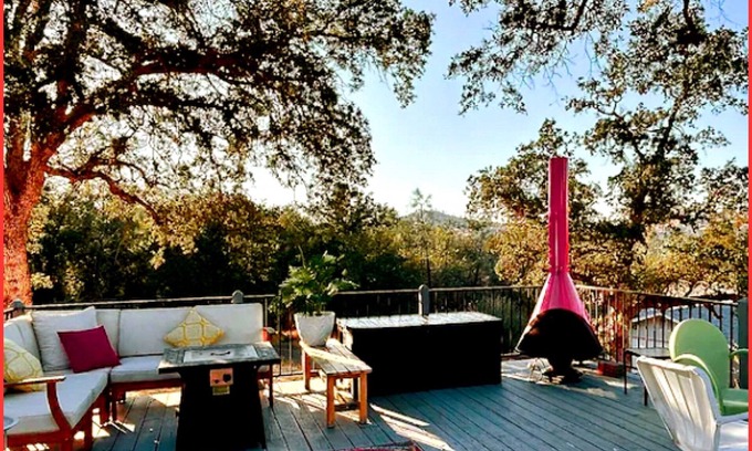 Yosemite Lakes Casa | Peaceful mtn retreat with HUGE deck/ Hot tub, in YLP, just 40 min to Yosemite.