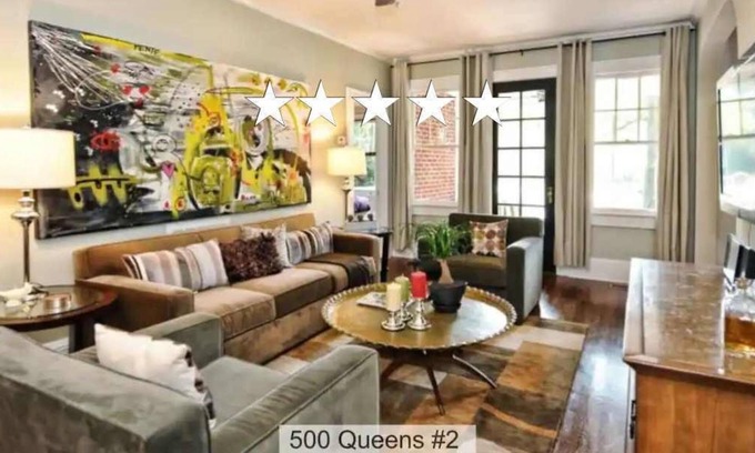 Cherry Condominio | 500 Queens #2: Modern Myers Park Living w/ Porch