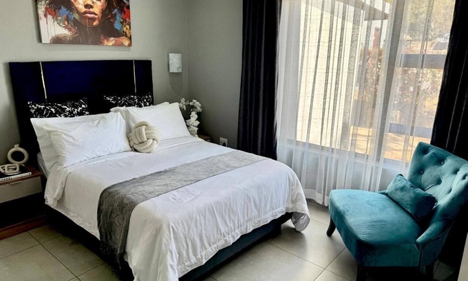 Centurion Casa | Peaceful n Central location nFast WiFi & workspacen 24/7 security cameras