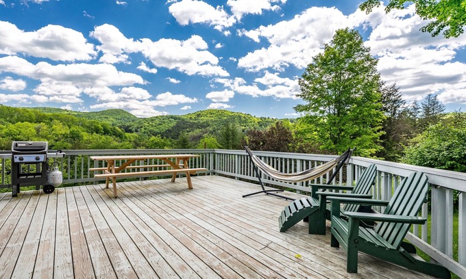 South Pomfret Casa | Peaceful oasis, stunning views, less than 10 mins from Woodstock Village
