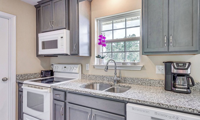 Milton Casa | Peaceful Pace Vacation Rental w/Smart TV!