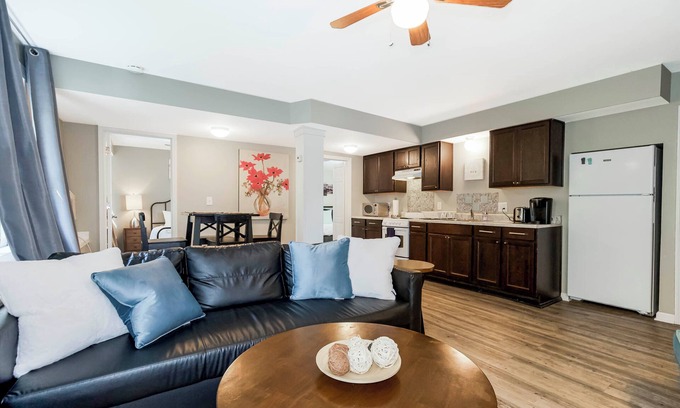 Kansas City Apartamento | Peaceful Parkside 2 bed apartment - walkable/ to The Plaza & Nelson museum