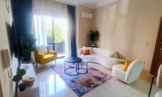 New Cairo Apartamento | Peaceful Patio “ 2BR at AUC & Westin Hotel”