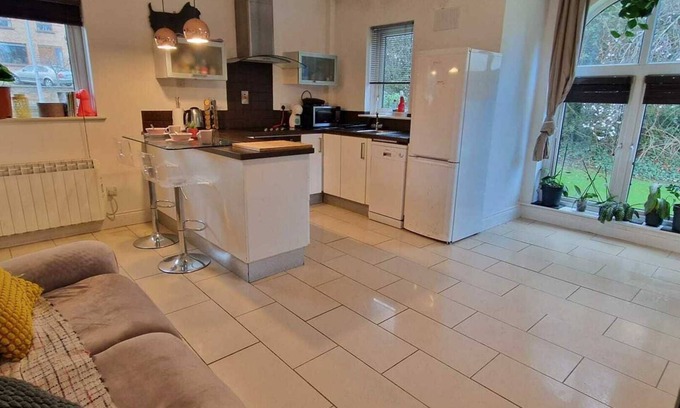 Dundrum Apartamento | Peaceful & Pet Friendly, 200mtrs to Dundrum Centre