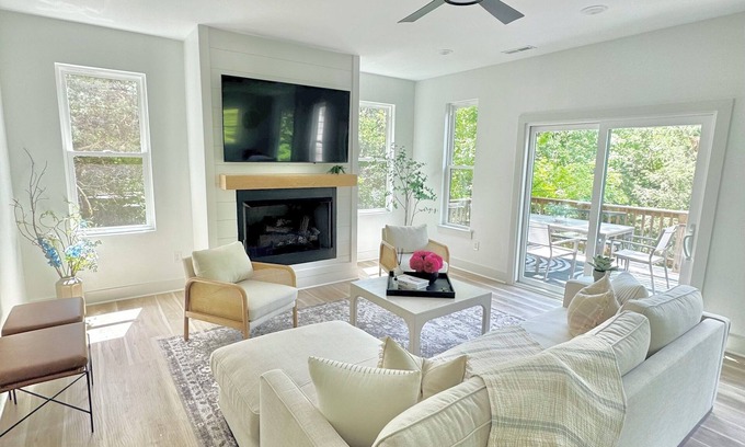 Lancaster Casa | Peaceful place to recharge, within steps to Center Hill Lake!