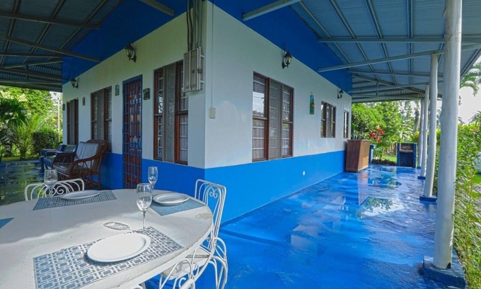 Florencia Casa | Peaceful place with 5 rooms Swimming pool equipped kitchen secured gated