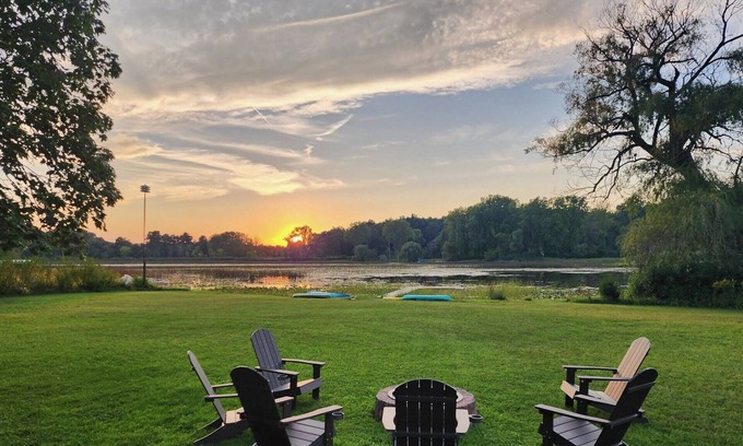Hickory Corners Casa | Peaceful & Private Lake House with Amazing Sunsets
