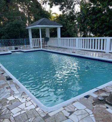IronShore Estates Casa | Peaceful Private Home With Exclusive Swimming Pool