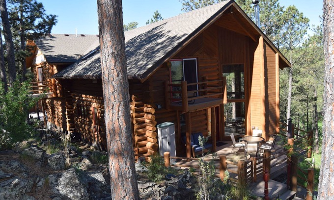 Custer Cabina | Casa de troncos privada y tranquila con vistas y comodidades excepcionales