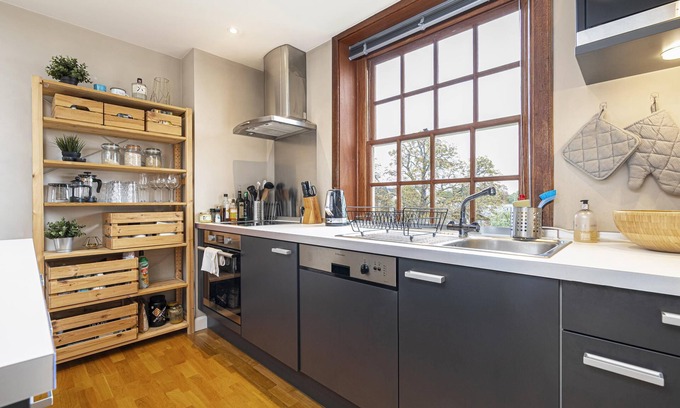 West Hill Apartamento | Peaceful Putney apartment by UnderTheDoormat